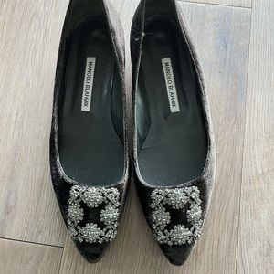 Manolo blahnik hangisi velvet flat in Grey size: 38.5